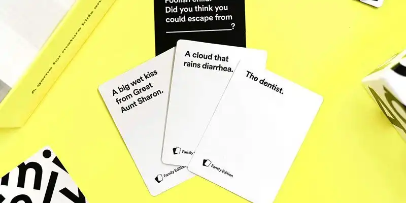 Thẻ "Chọn 2" trong trò chơi Board game Odd Cards Against Humanity